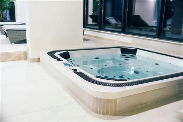 Alezzi Beach Resort Gorgeous Family Aparment Cu Piscina Năvodari Exteriör bild