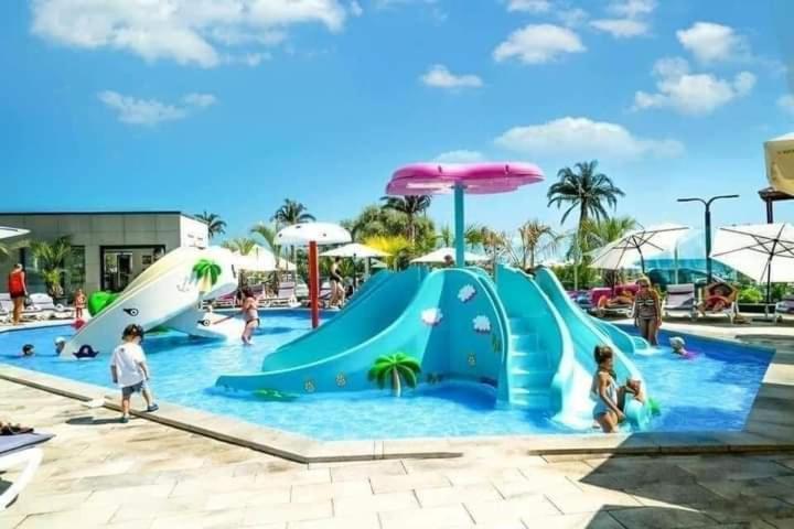 Alezzi Beach Resort Gorgeous Family Aparment Cu Piscina Năvodari Exteriör bild